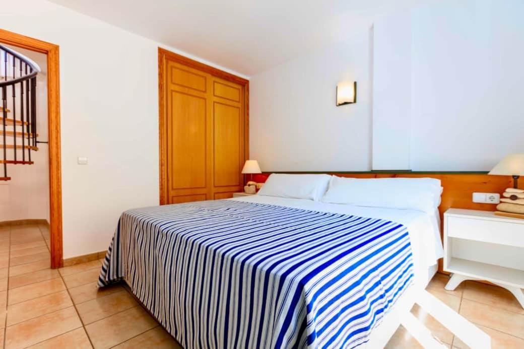Apartamentos Sa Varadero Fronte Mar Espujols Эс-Пужоль Экстерьер фото